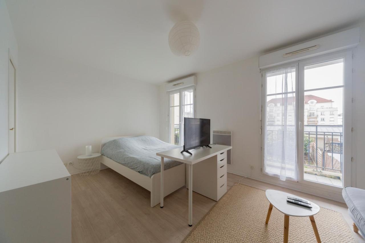 Paris-Disney - Studio 1 Min Gare Бюссі-Сен-Жорж Екстер'єр фото
